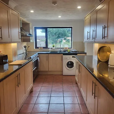 Spacious 4 Bed Family Retreat In The Heart Of Weymouth Close To Beaches & Attractions Broadwey Exterior photo