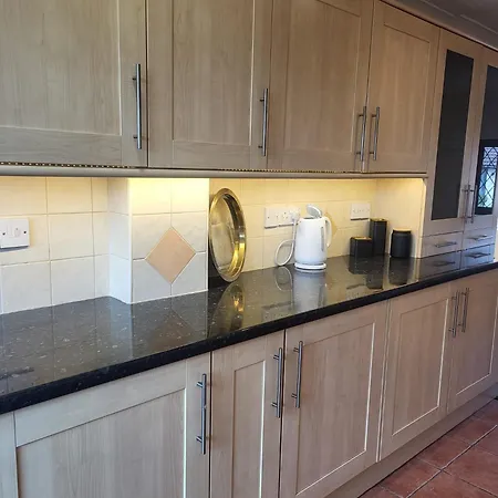 Spacious 4 Bed Family Retreat In The Heart Of Weymouth Close To Beaches & Attractions Broadwey Exterior photo